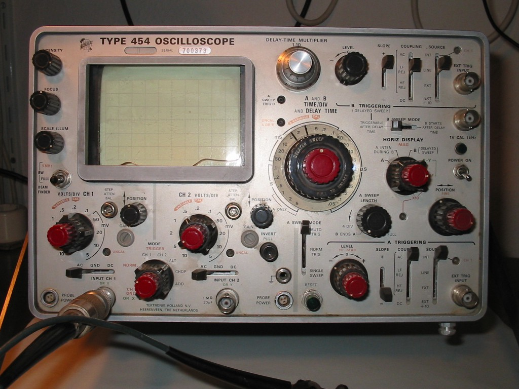 Another view of a Tektronix 454A